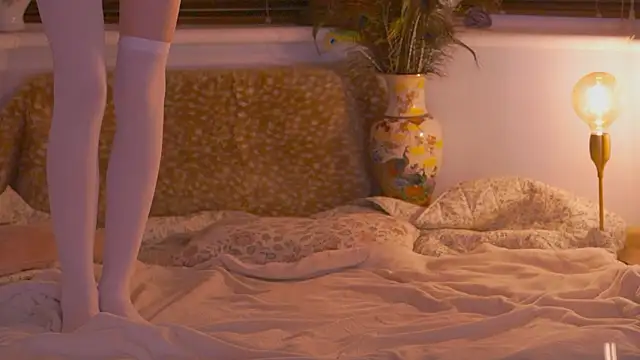 Snapshot of divinelights chatting on 03/16/26, 12:17 divinelights online show from 03/16/26, 12:17