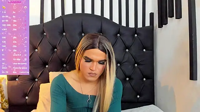 Snapshot of AllisonsweetZ chatting on 01/03/25, 08:11 AllisonsweetZ online show from 01/03/25, 08:11