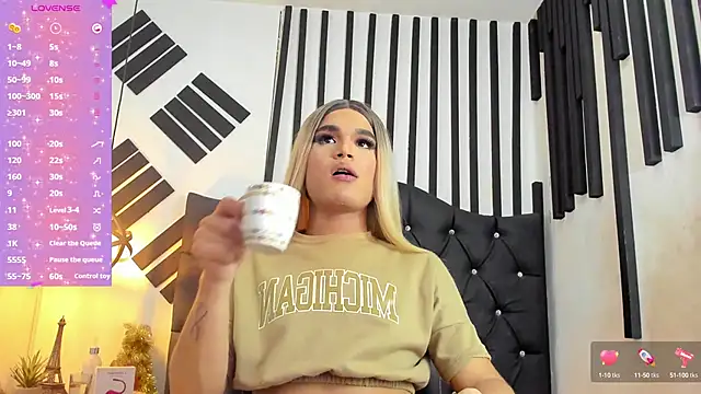 Snapshot of AllisonsweetZ chatting on 02/05/25, 10:44 AllisonsweetZ online show from 02/05/25, 10:44