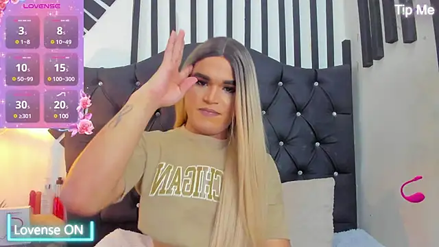 Snapshot of AllisonsweetZ chatting on 02/19/25, 08:10 AllisonsweetZ online show from 02/19/25, 08:10