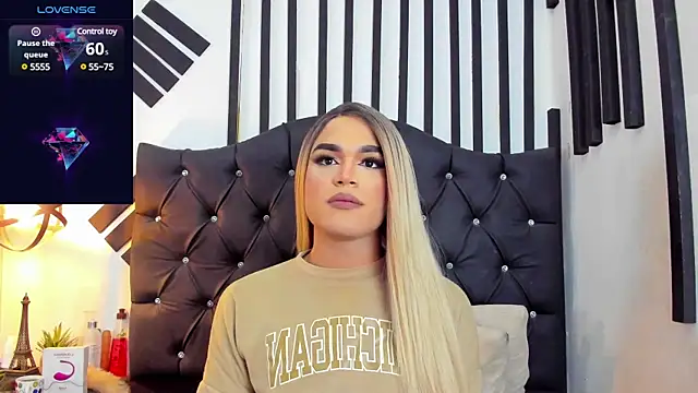 Snapshot of AllisonsweetZ chatting on 03/10/25, 01:21 AllisonsweetZ online show from 03/10/25, 01:21