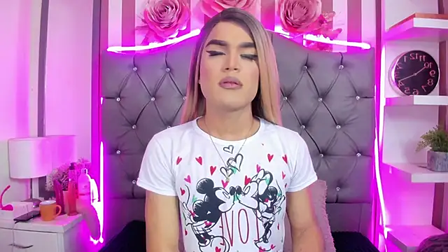 Snapshot of AllisonsweetZ chatting on 03/18/25, 01:31 AllisonsweetZ online show from 03/18/25, 01:31