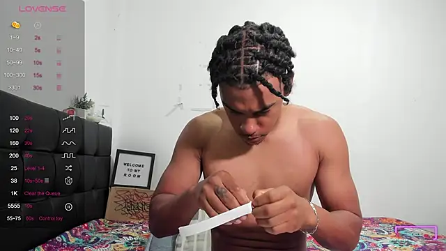 Snapshot of RoddyRich11 chatting on 10/15/25, 11:32 RoddyRich11 online show from 10/15/25, 11:32