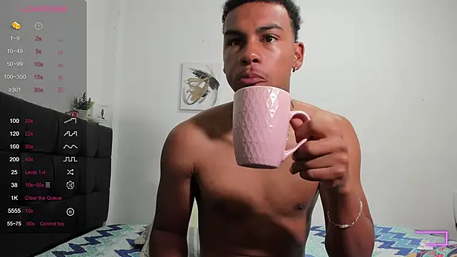 Snapshot of RoddyRich11 chatting on 11/18/25, 11:47 RoddyRich11 online show from 11/18/25, 11:47