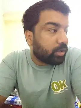 Snapshot of L9vefromAkhil chatting on 04/23/26, 01:13 L9vefromAkhil online show from 04/23/26, 01:13