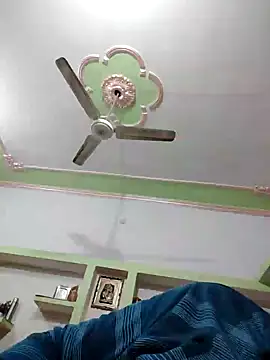 Snapshot of sids0 chatting on 01/22/25, 04:23 sids0 online show from 01/22/25, 04:23