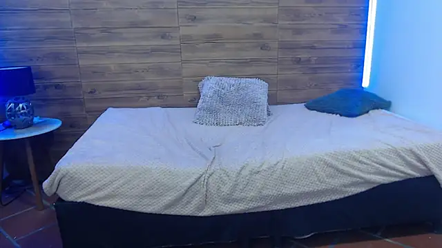 jhoellx online show from 02/20/25, 06:35