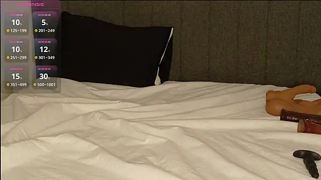 Snapshot of misscatxo chatting on 04/08/26, 04:12 misscatxo online show from 04/08/26, 04:12