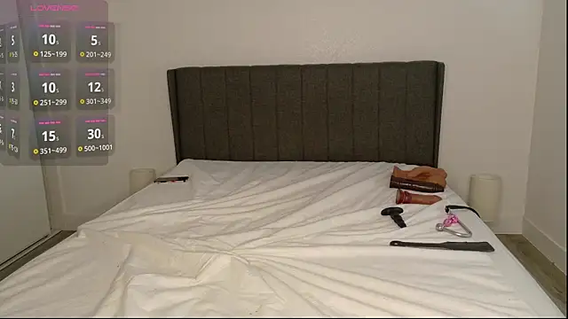 Snapshot of misscatxo chatting on 04/15/26, 10:54 misscatxo online show from 04/15/26, 10:54