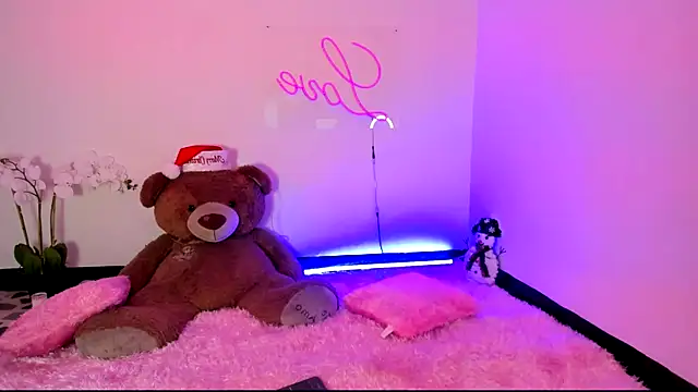 Snapshot of kendal_scott1 chatting on 12/21/24, 07:16 kendal scott1 online show from 12/21/24, 07:16