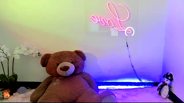 Snapshot of kendal_scott1 chatting on 01/04/25, 10:02 kendal scott1 online show from 01/04/25, 10:02