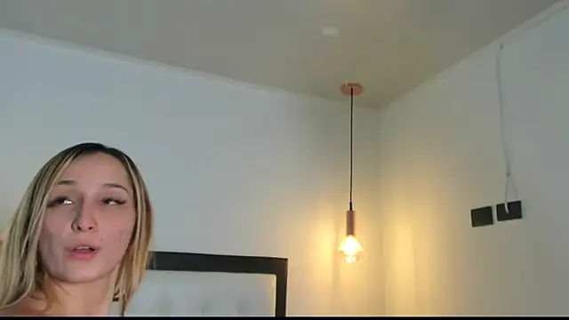 Snapshot of kendal_scott1 chatting on 02/22/25, 02:50 kendal scott1 online show from 02/22/25, 02:50