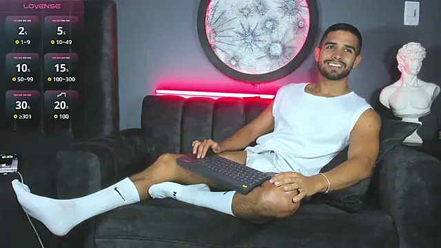 khriss brown online show from 02/03/25, 10:43