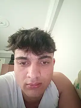 boy 3835 online show from 03/16/25, 12:00