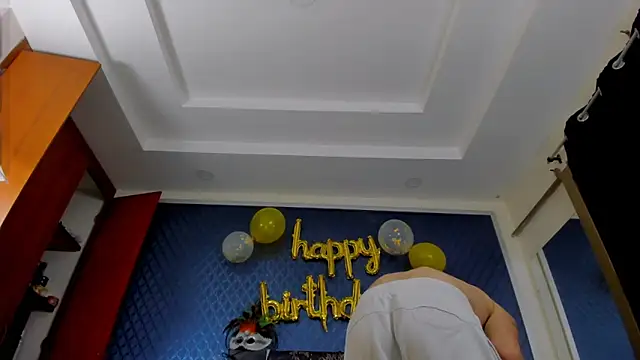 Snapshot of leondevereda chatting on 02/22/25, 10:31 leondevereda online show from 02/22/25, 10:31