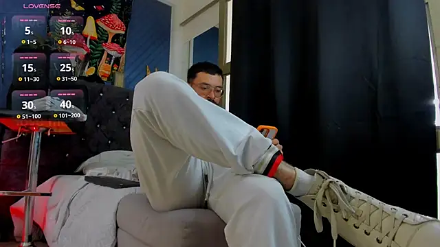 Snapshot of leondevereda chatting on 02/28/25, 07:14 leondevereda online show from 02/28/25, 07:14