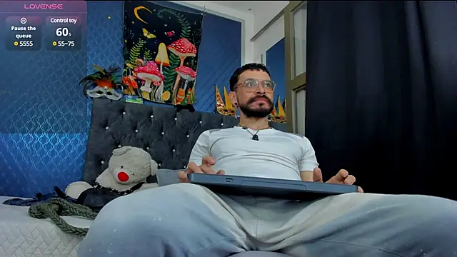 Snapshot of leondevereda chatting on 03/17/25, 01:57 leondevereda online show from 03/17/25, 01:57