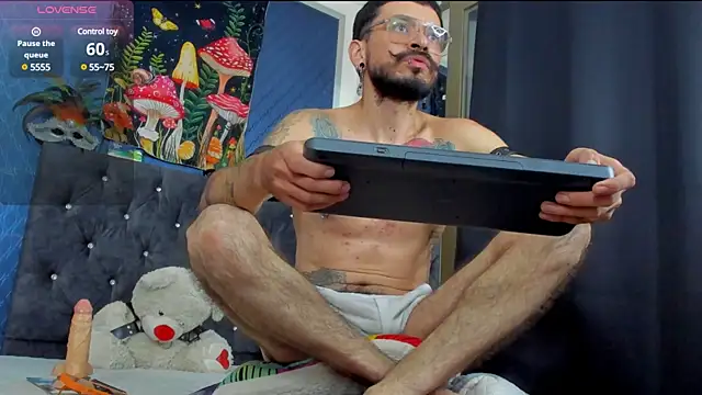 Snapshot of leondevereda chatting on 03/22/25, 01:43 leondevereda online show from 03/22/25, 01:43