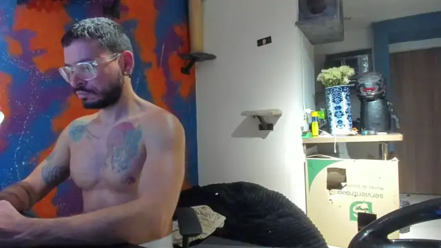 Snapshot of leondevereda chatting on 09/10/25, 12:43 leondevereda online show from 09/10/25, 12:43