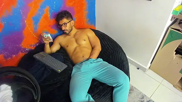 Snapshot of leondevereda chatting on 10/18/25, 12:13 leondevereda online show from 10/18/25, 12:13