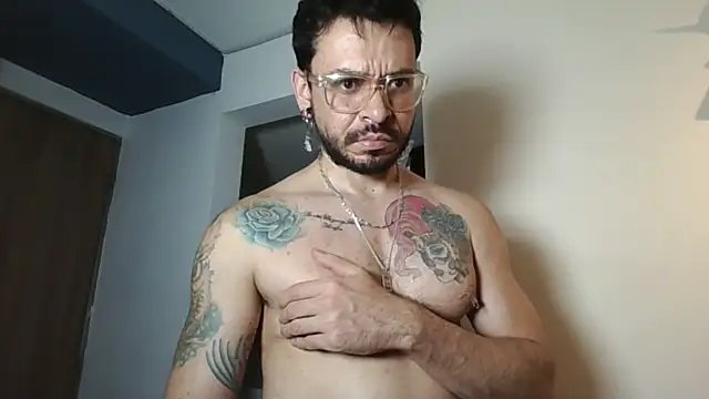 Snapshot of leondevereda chatting on 12/18/25, 12:38 leondevereda online show from 12/18/25, 12:38