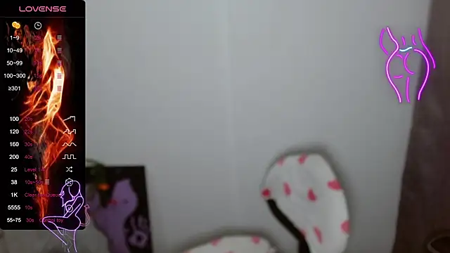 Snapshot of TRIXIE_TANG28 chatting on 02/04/25, 03:11 TRIXIE TANG28 online show from 02/04/25, 03:11