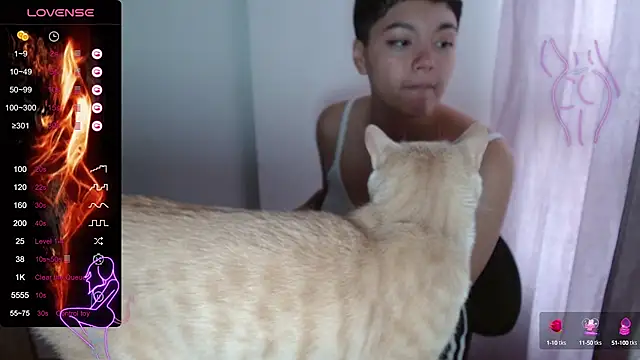 Snapshot of TRIXIE_TANG28 chatting on 02/22/25, 05:35 TRIXIE TANG28 online show from 02/22/25, 05:35