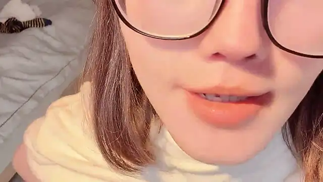 Krismil3 online show from 12/02/25, 11:48