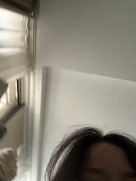 Snapshot of Krismil3 chatting on 04/11/26, 01:21 Krismil3 online show from 04/11/26, 01:21