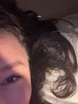 Snapshot of Krismil3 chatting on 04/14/26, 01:06 Krismil3 online show from 04/14/26, 01:06