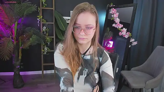 Snapshot of CassieCool chatting on 01/25/25, 09:57 CassieCool online show from 01/25/25, 09:57