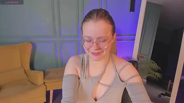 Snapshot of CassieCool chatting on 02/12/25, 09:33 CassieCool online show from 02/12/25, 09:33