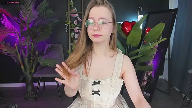 Snapshot of CassieCool chatting on 02/15/25, 09:26 CassieCool online show from 02/15/25, 09:26