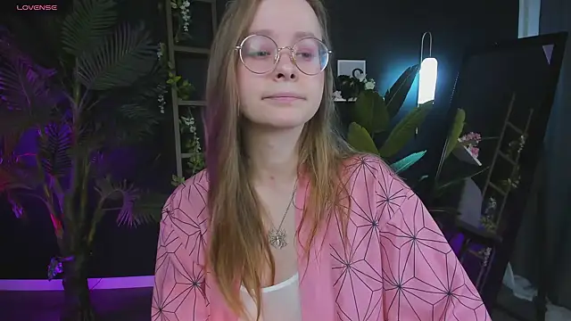 Snapshot of CassieCool chatting on 02/21/25, 09:11 CassieCool online show from 02/21/25, 09:11