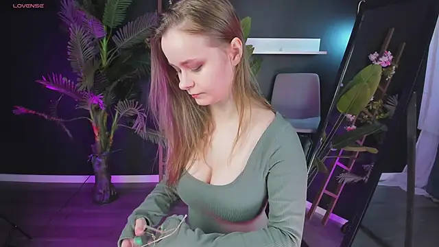 Snapshot of CassieCool chatting on 03/12/25, 08:52 CassieCool online show from 03/12/25, 08:52