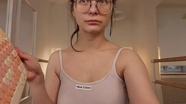 Snapshot of CassieCool chatting on 10/16/25, 12:17 CassieCool online show from 10/16/25, 12:17