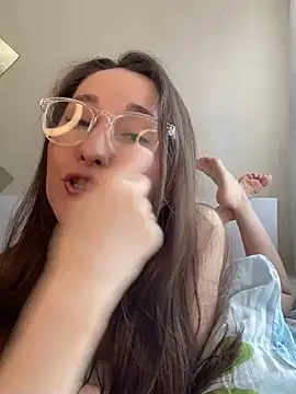 Snapshot of cutte_dora chatting on 03/17/25, 10:38 cutte dora online show from 03/17/25, 10:38