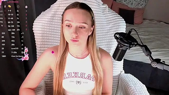 HollisBeckett online show from 02/27/26, 03:17