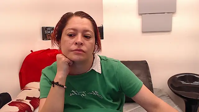 Snapshot of eva_twiss chatting on 05/01/26, 12:10 eva twiss online show from 05/01/26, 12:10