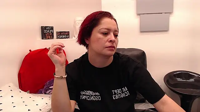 Snapshot of eva_twiss chatting on 05/15/26, 12:01 eva twiss online show from 05/15/26, 12:01