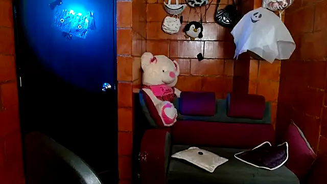 Raven  purple online show from 11/05/25, 01:16