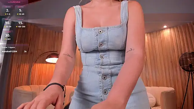 Snapshot of ChloePreston_ chatting on 12/17/24, 05:04 ChloePreston  online show from 12/17/24, 05:04