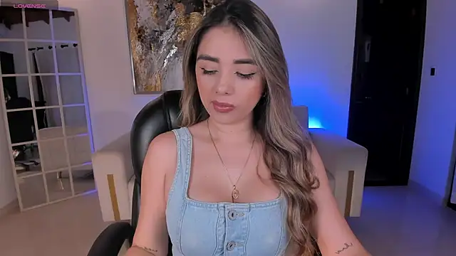 Snapshot of ChloePreston_ chatting on 01/16/25, 10:53 ChloePreston  online show from 01/16/25, 10:53