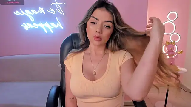 Snapshot of ChloePreston_ chatting on 03/11/25, 10:40 ChloePreston  online show from 03/11/25, 10:40