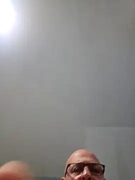 Snapshot of dickinyouto chatting on 02/01/26, 11:42 dickinyouto online show from 02/01/26, 11:42