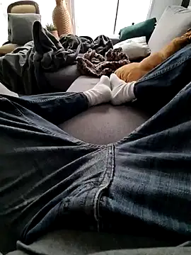 Snapshot of Bretoncool chatting on 12/21/24, 01:42 Bretoncool online show from 12/21/24, 01:42