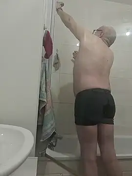 Snapshot of Bretoncool chatting on 01/14/25, 11:10 Bretoncool online show from 01/14/25, 11:10