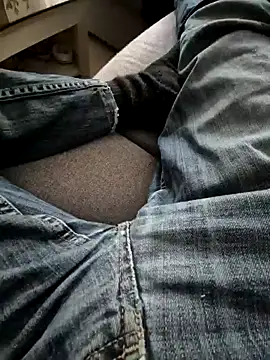 Snapshot of Bretoncool chatting on 02/04/25, 04:29 Bretoncool online show from 02/04/25, 04:29