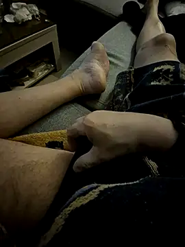 Snapshot of Bretoncool chatting on 02/23/25, 07:28 Bretoncool online show from 02/23/25, 07:28