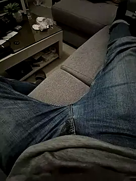 Snapshot of Bretoncool chatting on 02/25/25, 05:30 Bretoncool online show from 02/25/25, 05:30